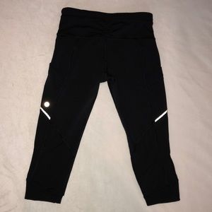 Cute, like-new black crop yoga pants
